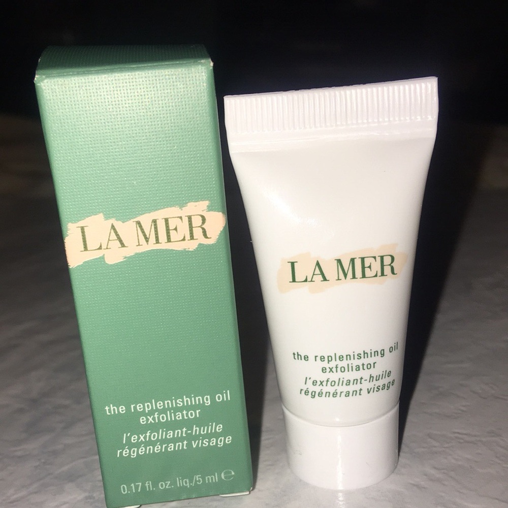 LA MER- replenishing oil exfoliator